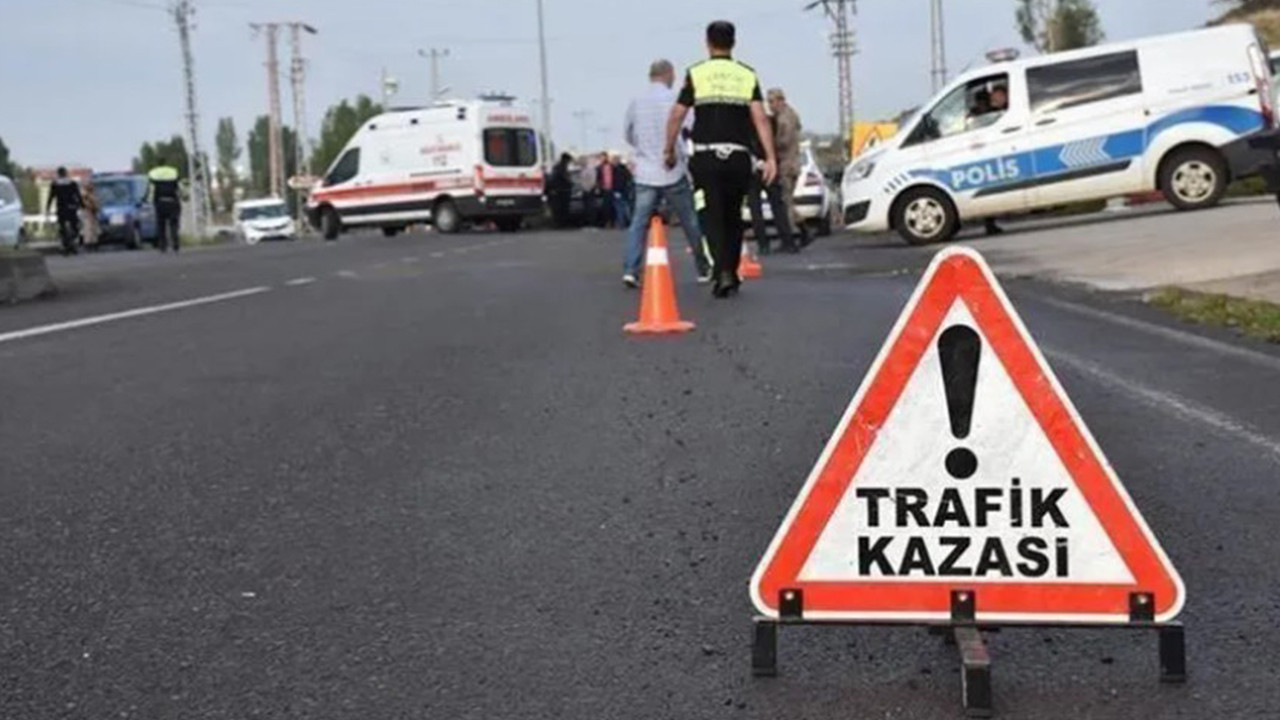 Otomobil sarampole devrild 4 agir yarali var YmXhzCBW